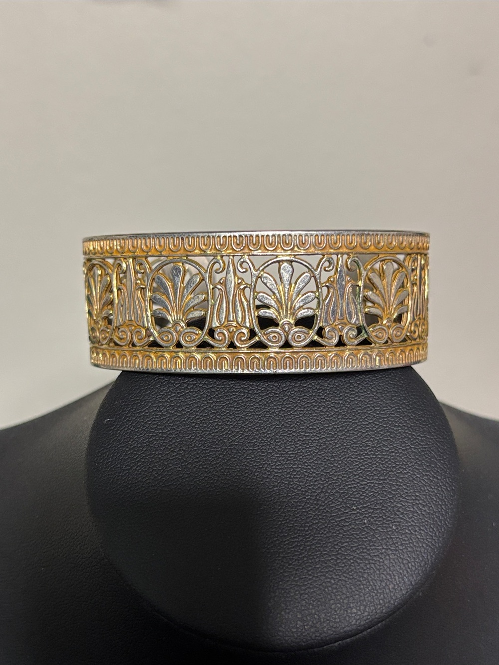 Marked MMA Vintage Gold-Tone Filigree Bangle Bracelet Metropolitan Leaf Motif